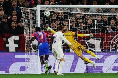 De Gea's Fiorentina Future Uncertain Despite Return to Form