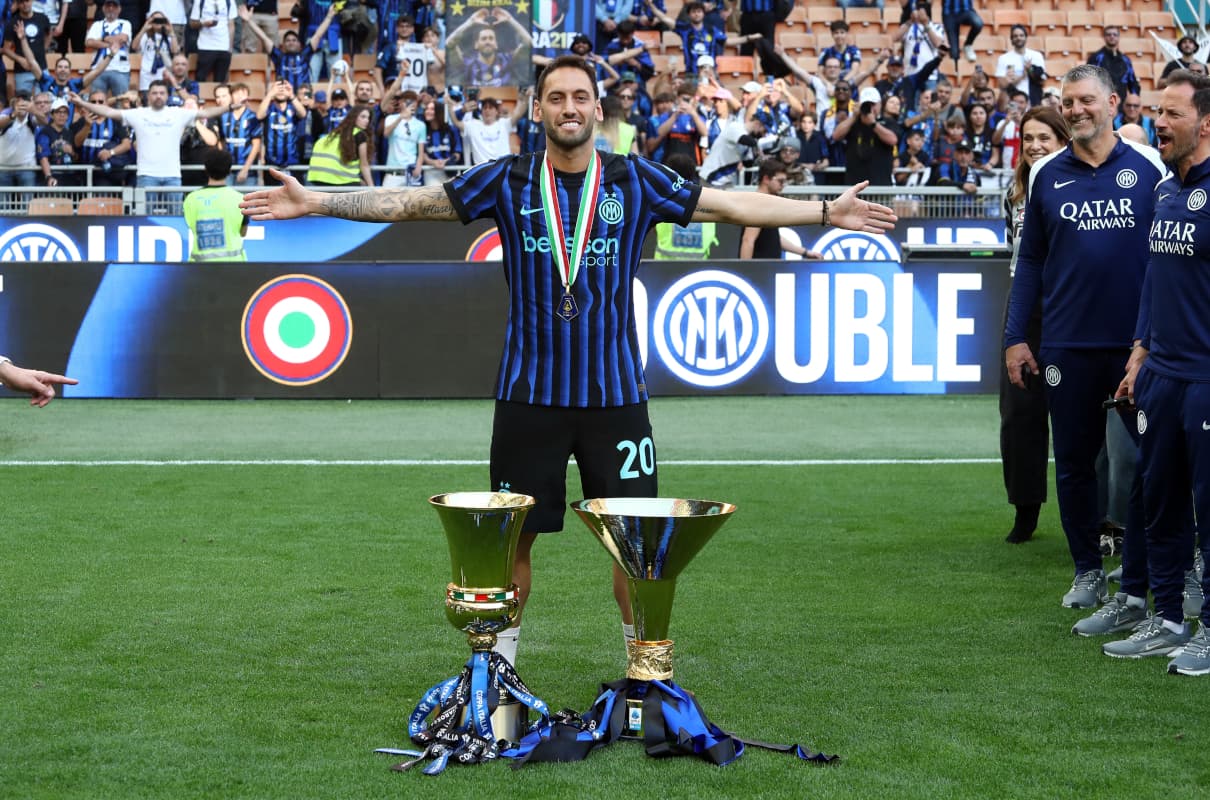 Calhanoglu's contract situation puts Galatasaray and Fenerbahce on high alert