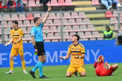 Pisa defender Bozhinov collapses from dehydration in Serie B match
