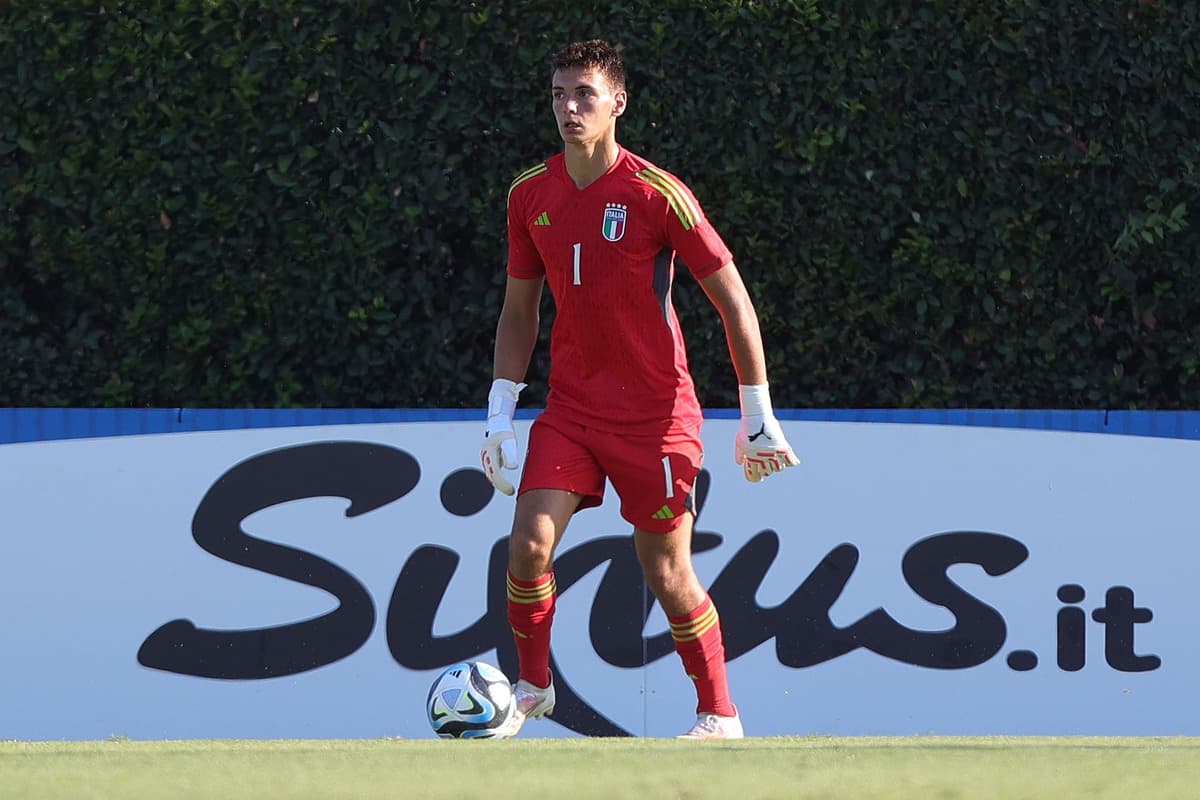 PSG set to sign Italy U19 goalkeeping talent Longoni on free transfer from Milan