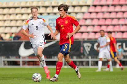 Official: 19-year-old Barcelona talent Cuenca joins Como