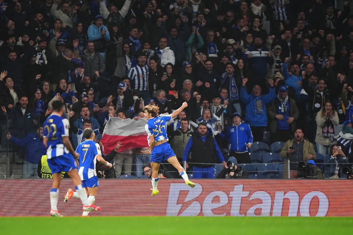 Roma submit three offer structures to Porto for 19-year-old winger Mora