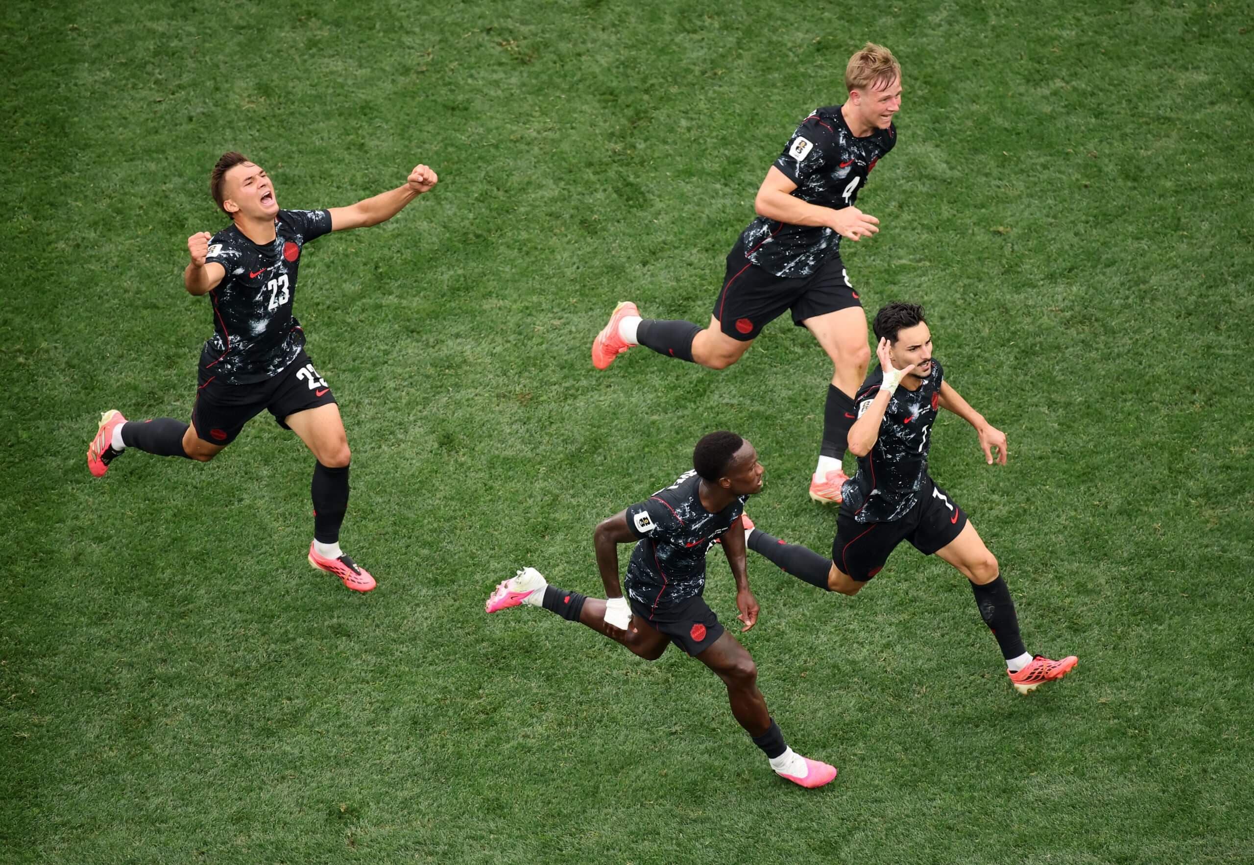 Canada scores in stoppage time to reach World Cup last 16