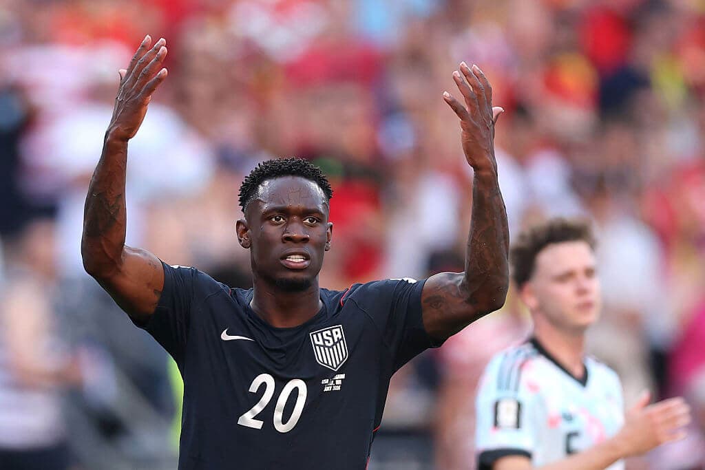 Folarin Balogun's Everton move from Monaco hits stunning late twist