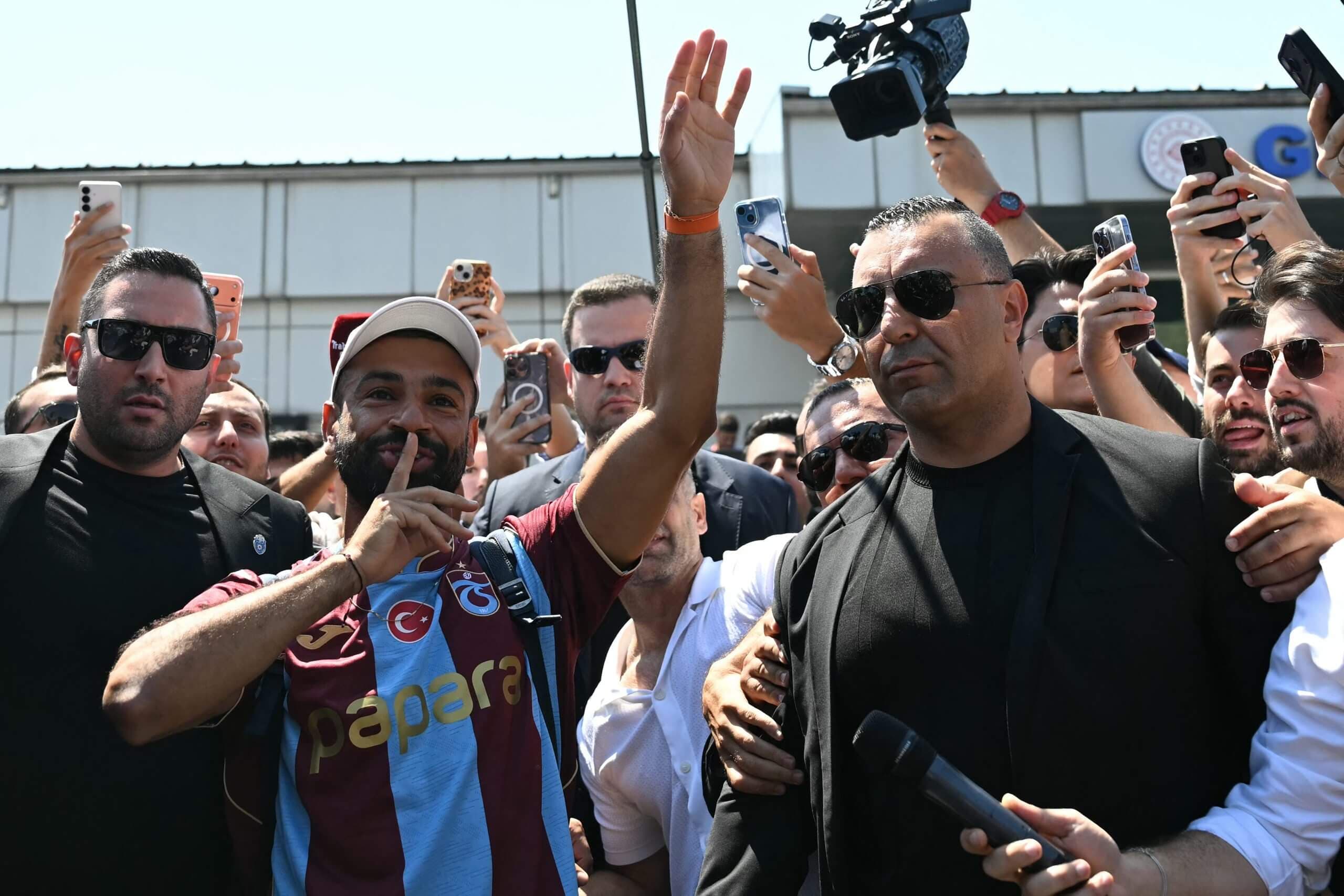 Mohamed Salah's Grand Arrival at Trabzonspor: Turkey's Theatrical Transfer Welcomes