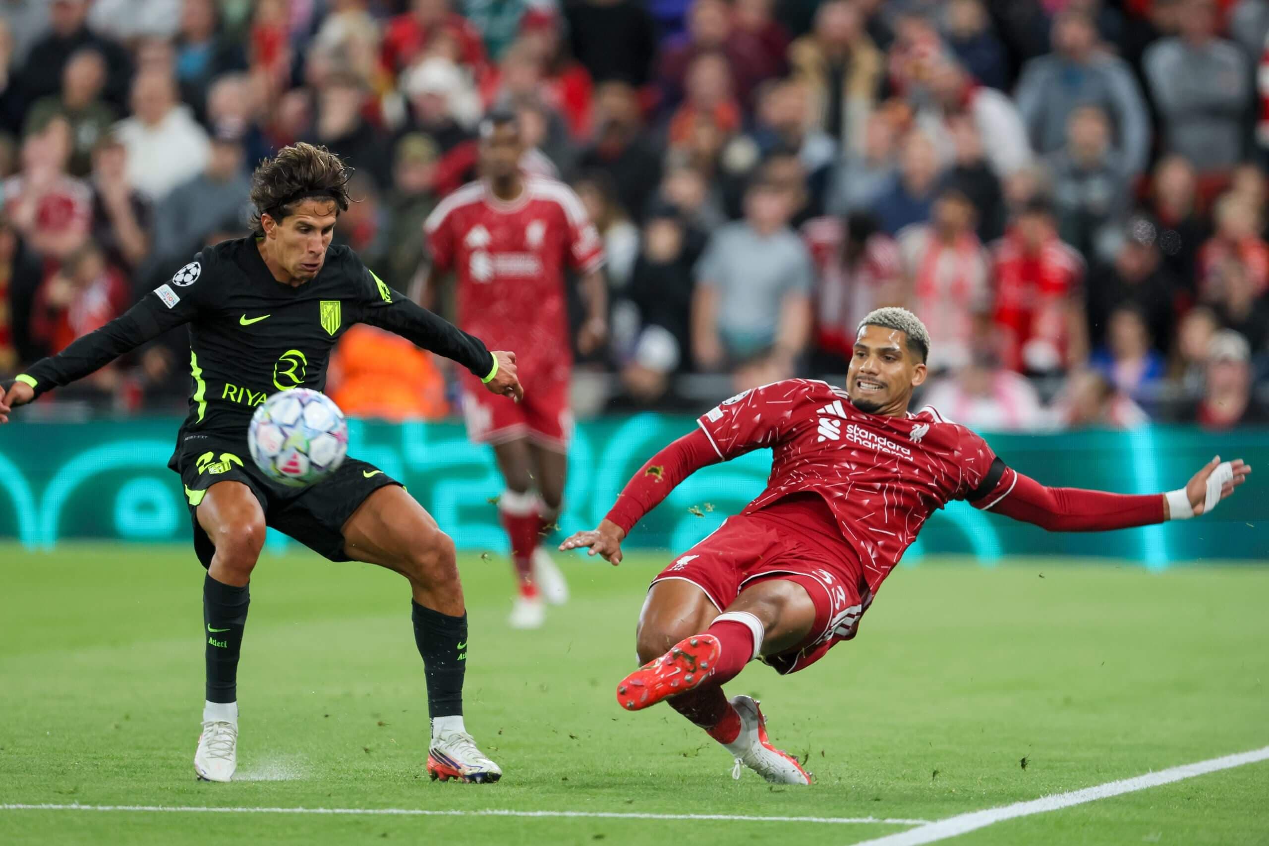 Ronald Araujo joins Liverpool on loan, shoring up the defence