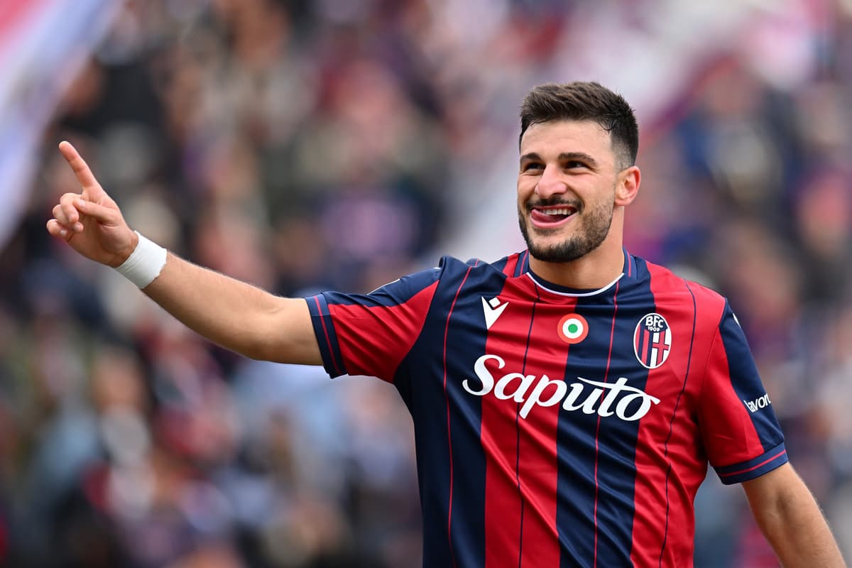 Official: Bologna extend Orsolini's contract until 2031
