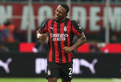 Aston Villa and Milan in advanced talks over Estupinan deal