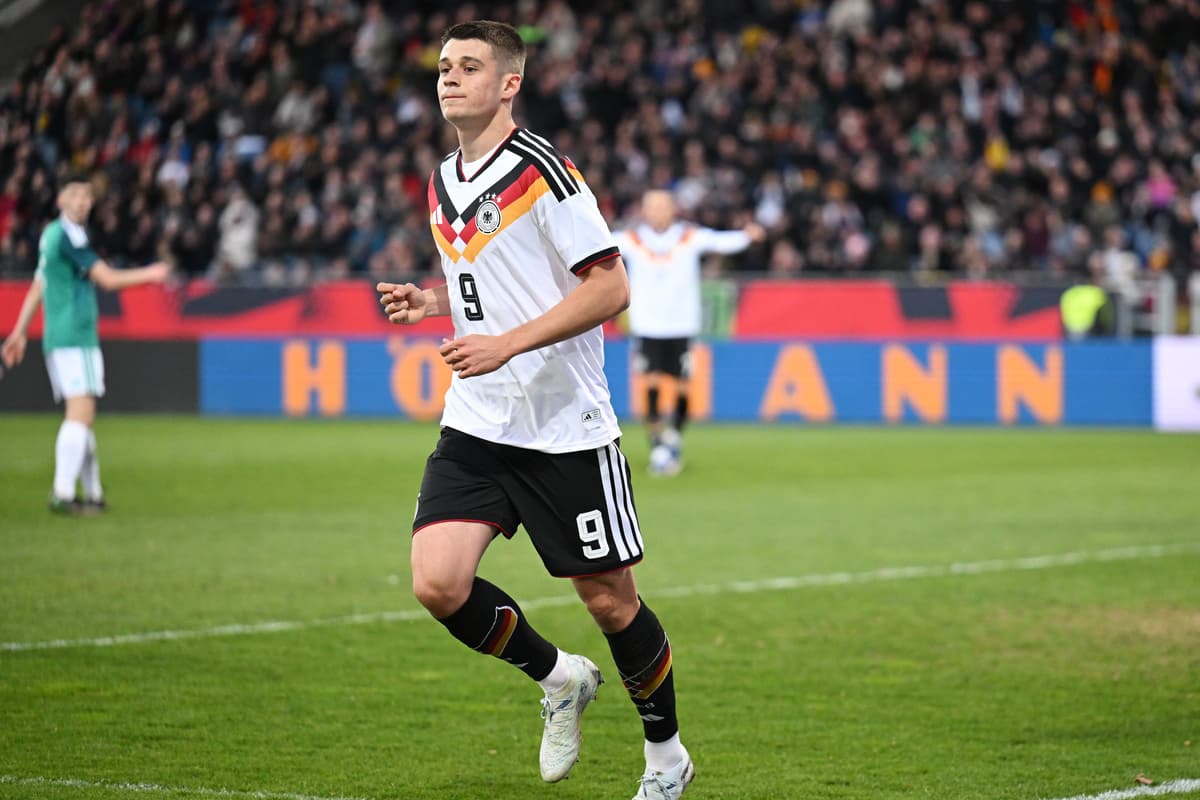 Roma have agreement with Italy talent Tresoldi but need to sell Dovbyk