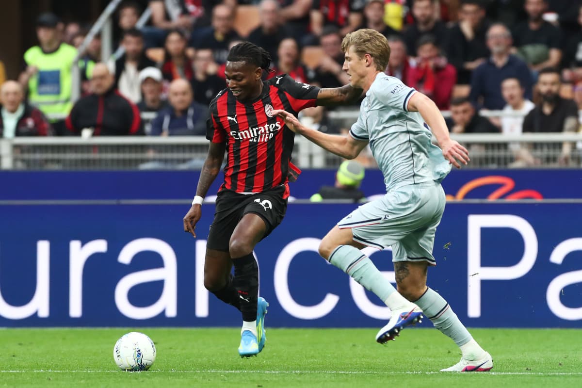 Fenerbahce book meetings for Leao but face uphill battle convincing unhappy Milan star