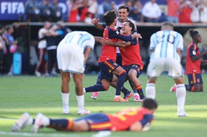 Spain break Italy's unbeaten record with 38 games, Argentina close behind