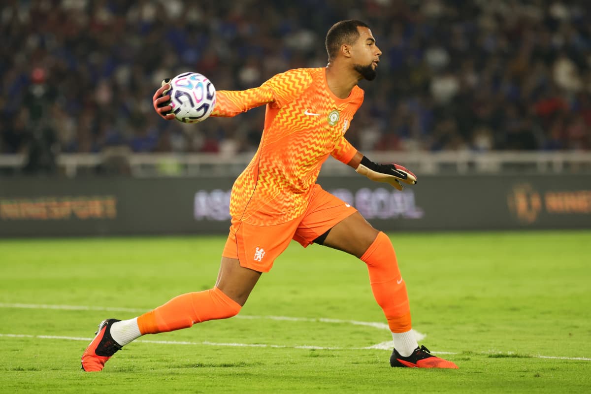Official: Como sign Robert Sanchez from Chelsea on deadline day