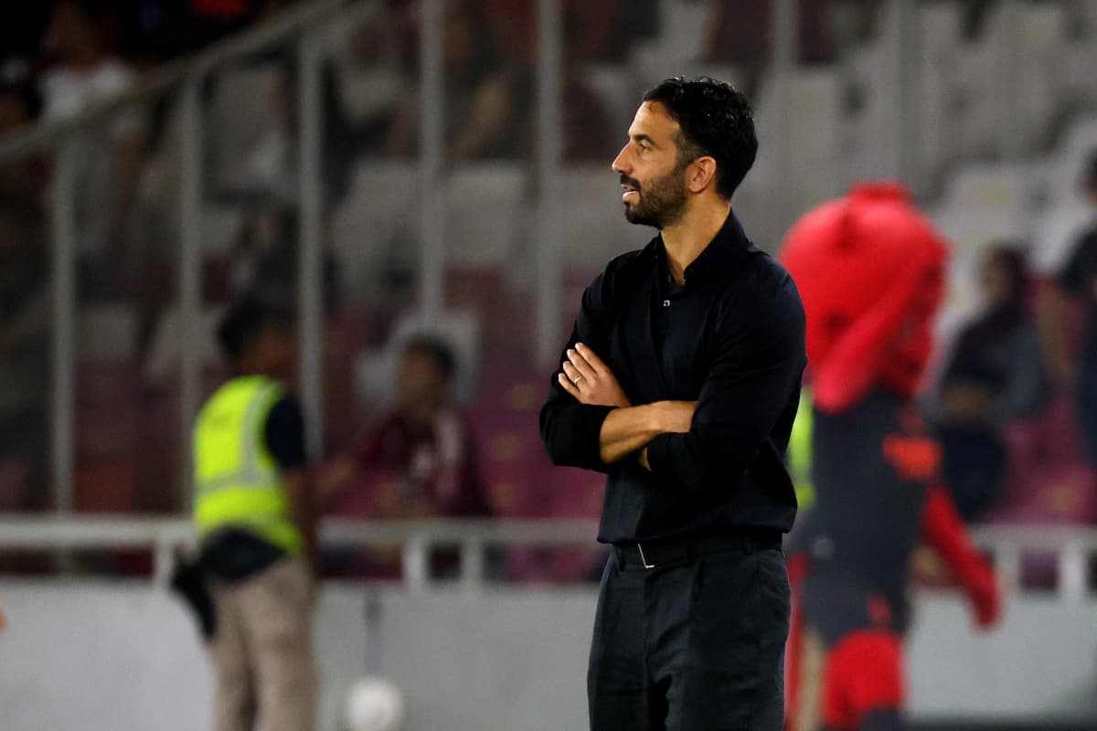 Leão and seven other unwanted Milan players left out of squad for Man United match