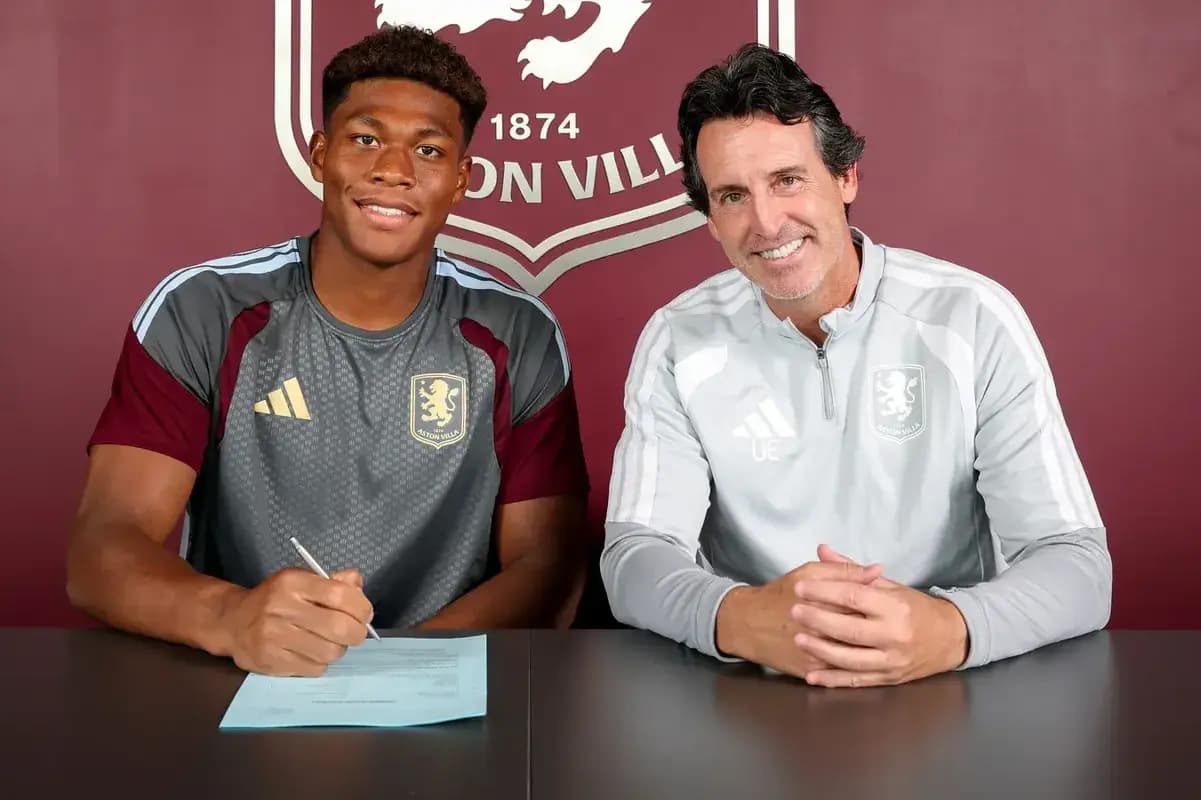 Aston Villa sign Suzuki from Parma for €35m