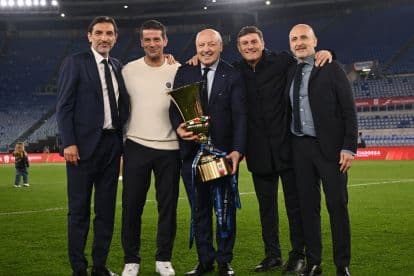 Inter ultras display messages for Facchetti and Ausilio during Napoli game