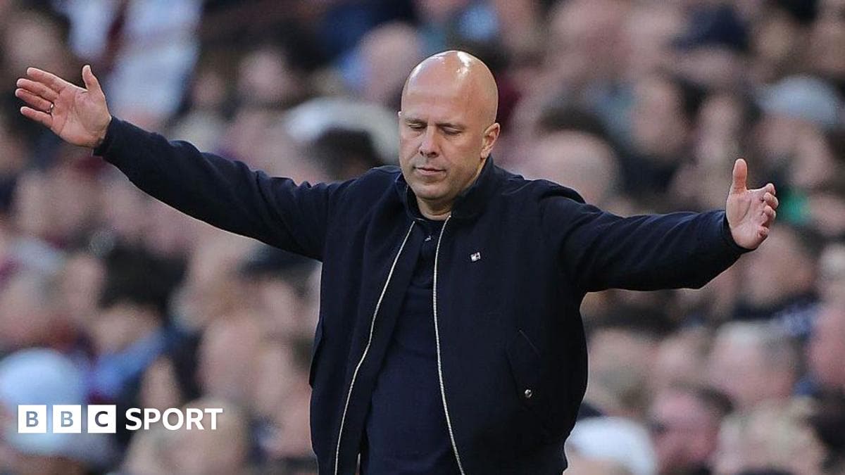 Liverpool sack Slot and approach Iraola