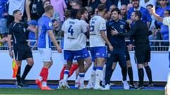 Portsmouth boss apologises to Cardiff players over fan incident