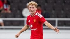 Manchester United midfielder Devaney joins Hibernian on loan