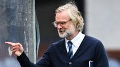 Pressley extends Dundee contract but warns of difficult period ahead