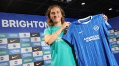 Brighton captain Symonds signs new long-term deal