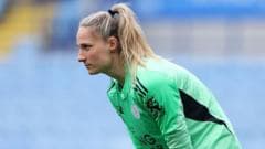 Manchester United sign goalkeeper Leitzig from Leicester