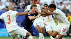Should Scotland have had two penalties and been playing against 10 men?