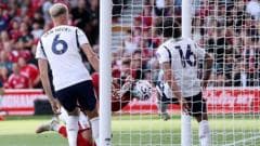 Glasner and referee Williams dispute VAR handball call in Palace vs Forest