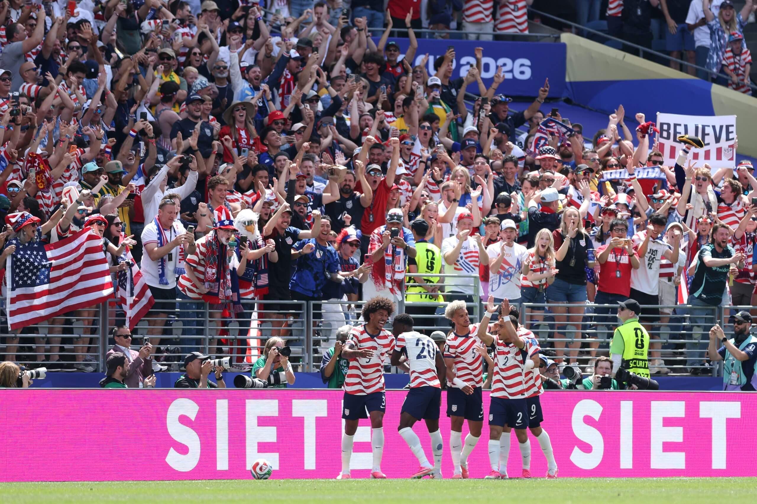 USMNT beats Australia, soars into World Cup knockout stage without Pulisic