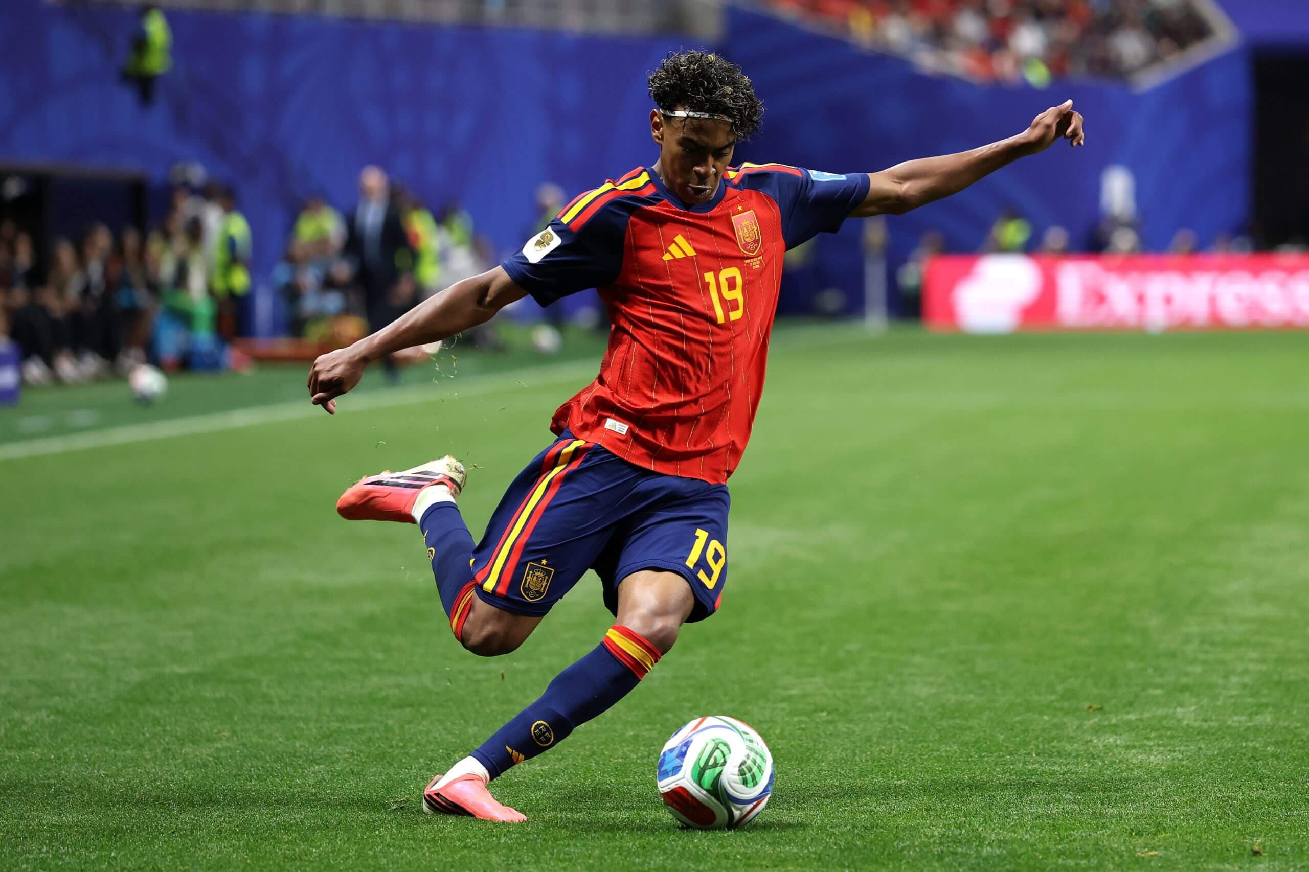 How Spain's clever off-the-ball movement can get the best out of Lamine Yamal