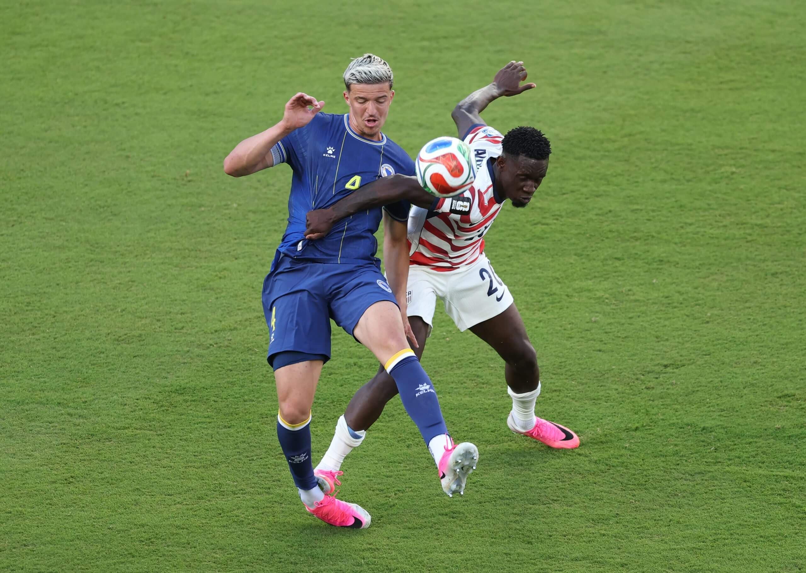 Folarin Balogun shown straight red card in USA's World Cup round-of-32 game against Bosnia
