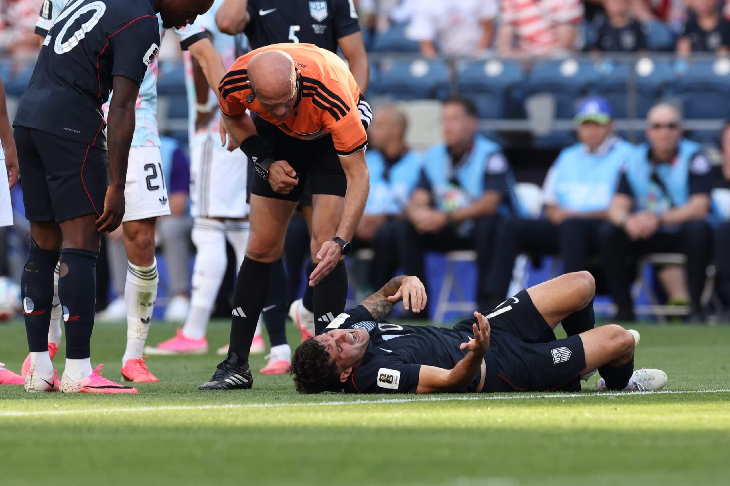 Christian Pulisic suffers leg microfracture in USMNT loss to Belgium, out several weeks
