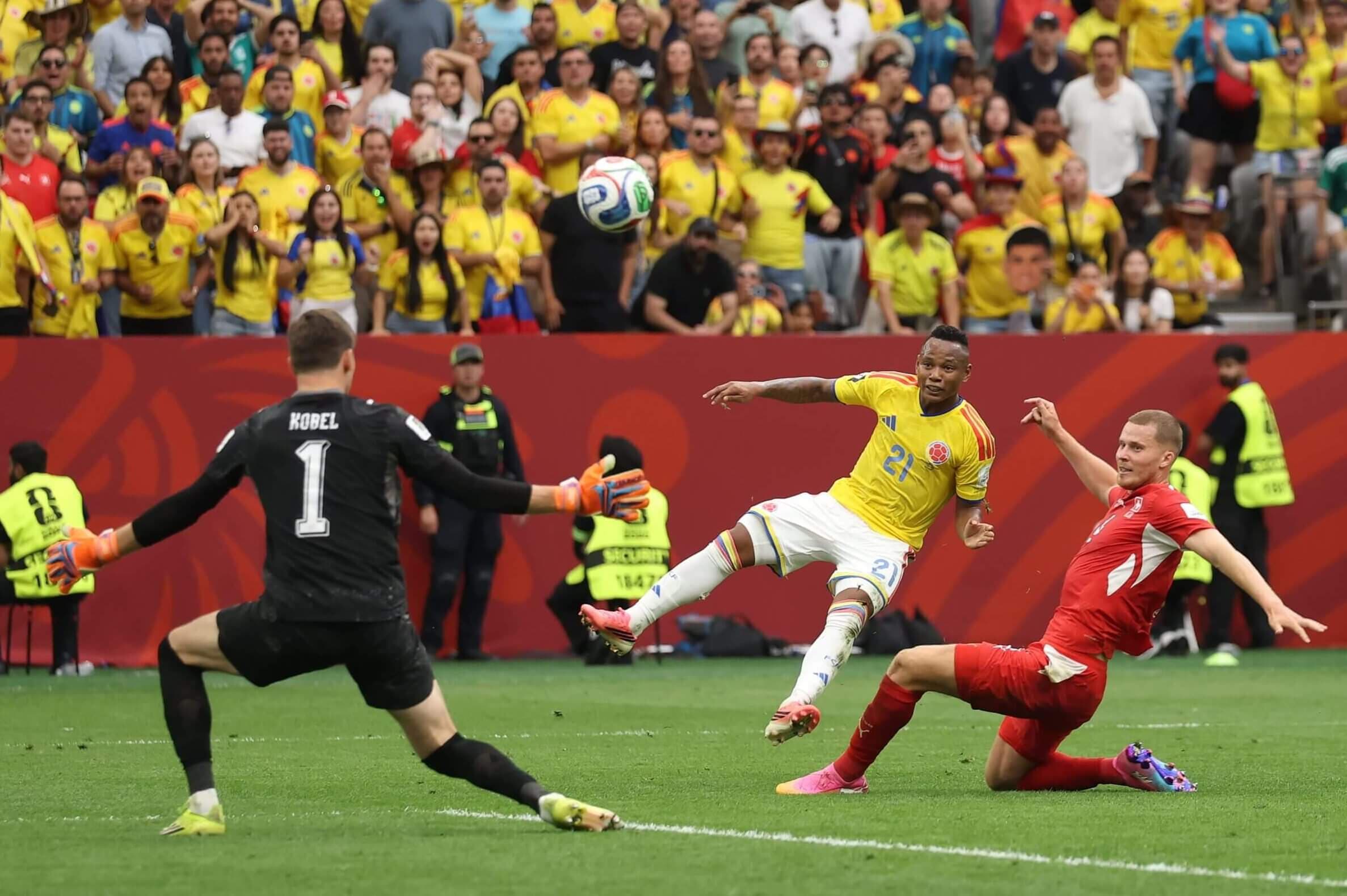 Colombian FA demands legal action after Jaminton Campaz receives death threats for World Cup miss