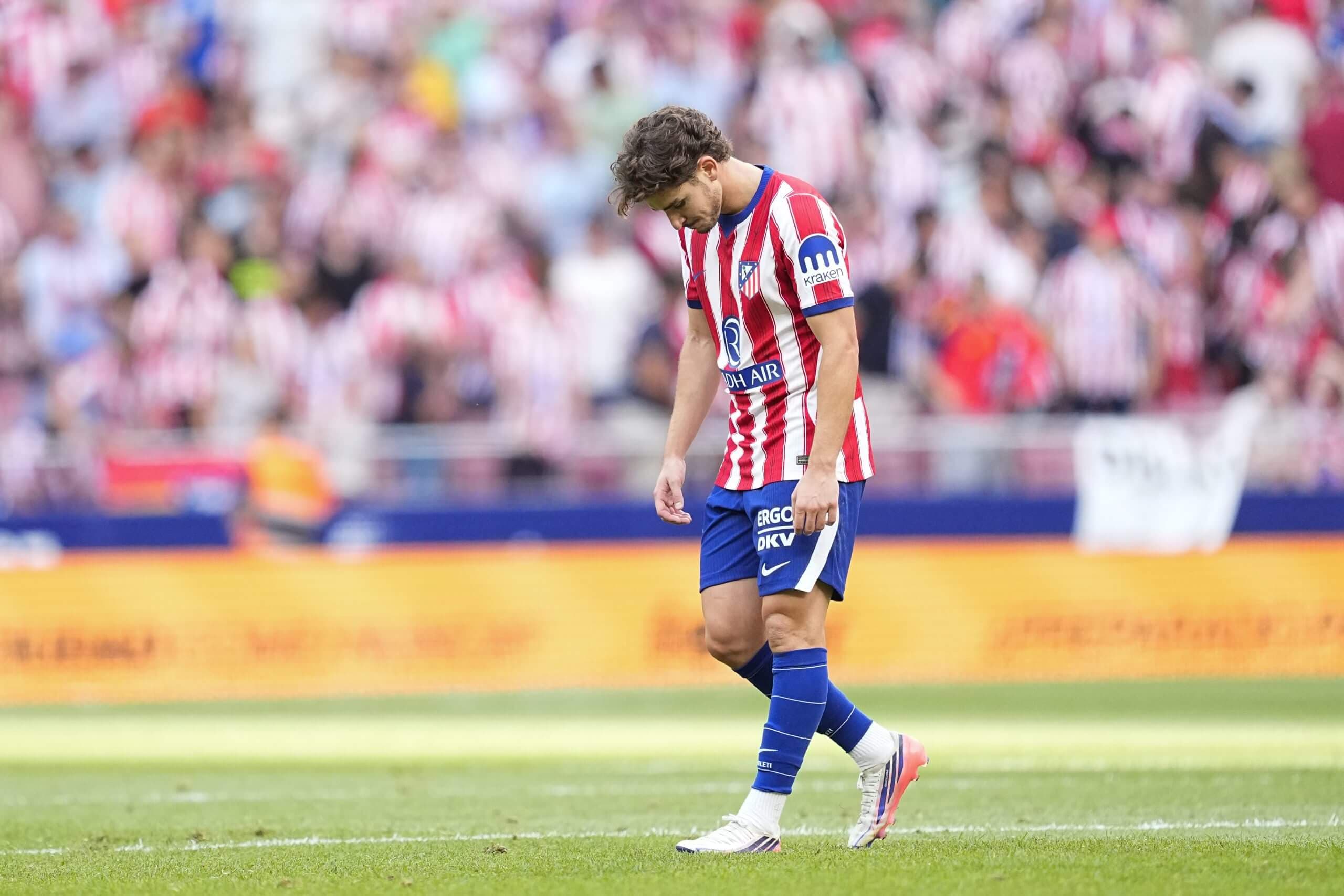 Julian Alvarez whistled by Atletico Madrid fans as Barcelona and Arsenal circle